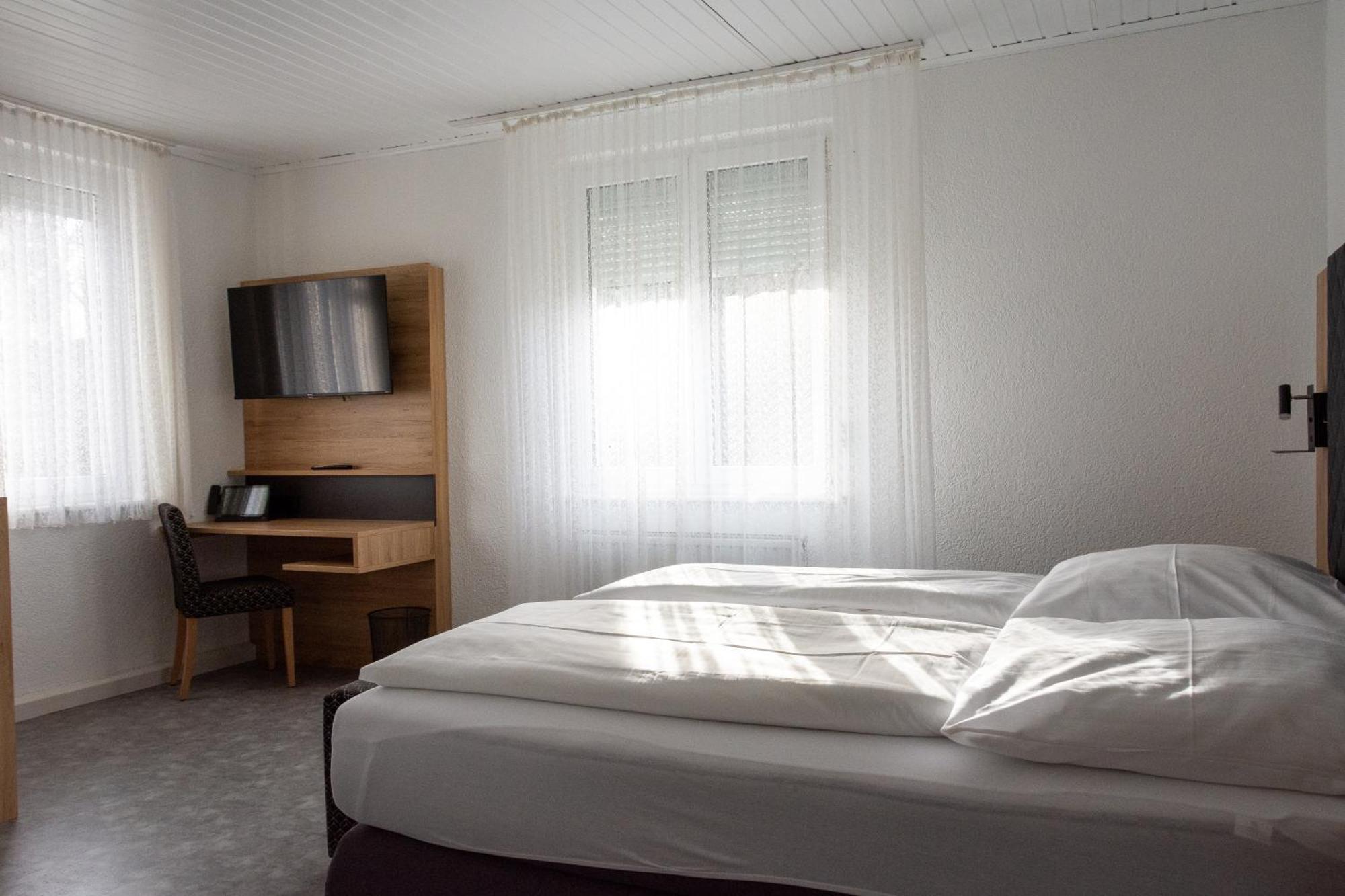Hotel-Cocco-Bello In Der Villa Foret Людвигсбург Экстерьер фото